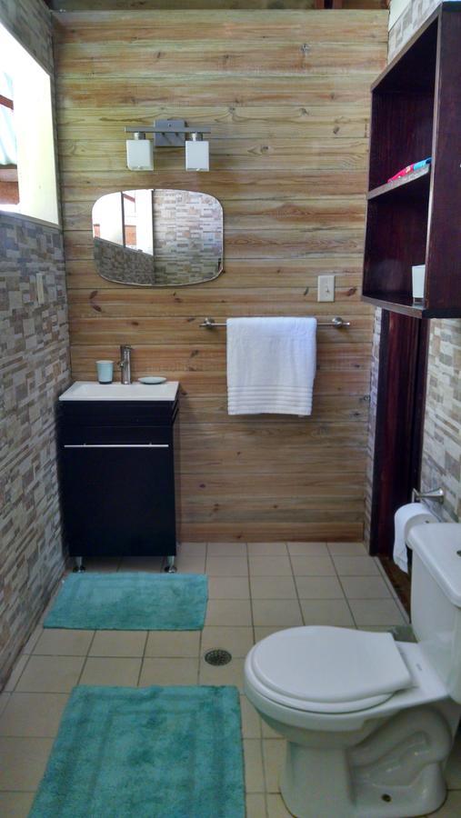 Surf Break At Paunch Bed & Breakfast Bocas del Toro Exterior photo
