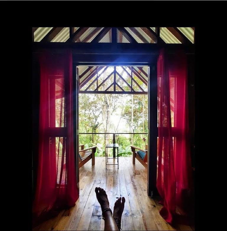 Surf Break At Paunch Bed & Breakfast Bocas del Toro Exterior photo