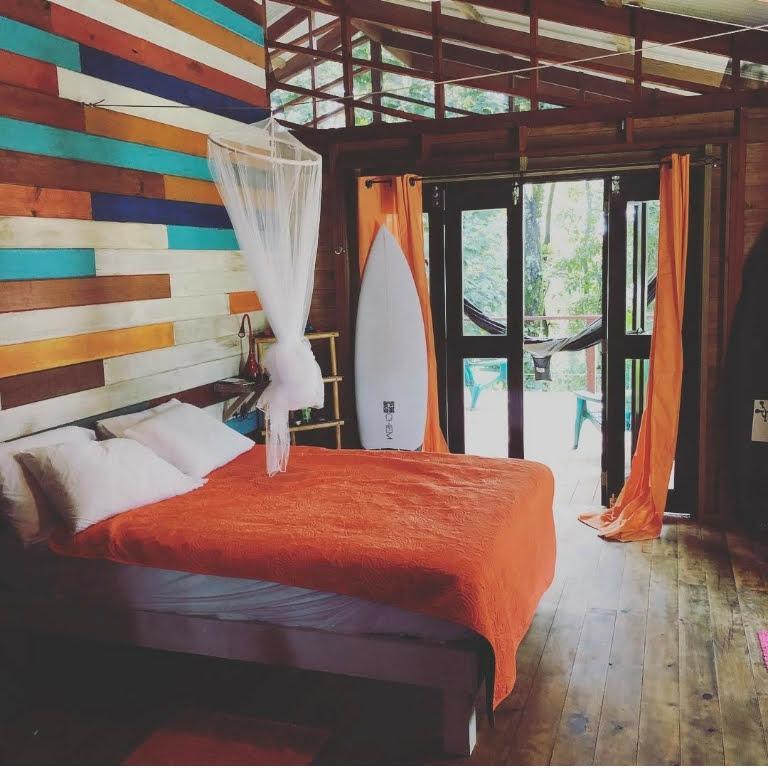 Surf Break At Paunch Bed & Breakfast Bocas del Toro Exterior photo