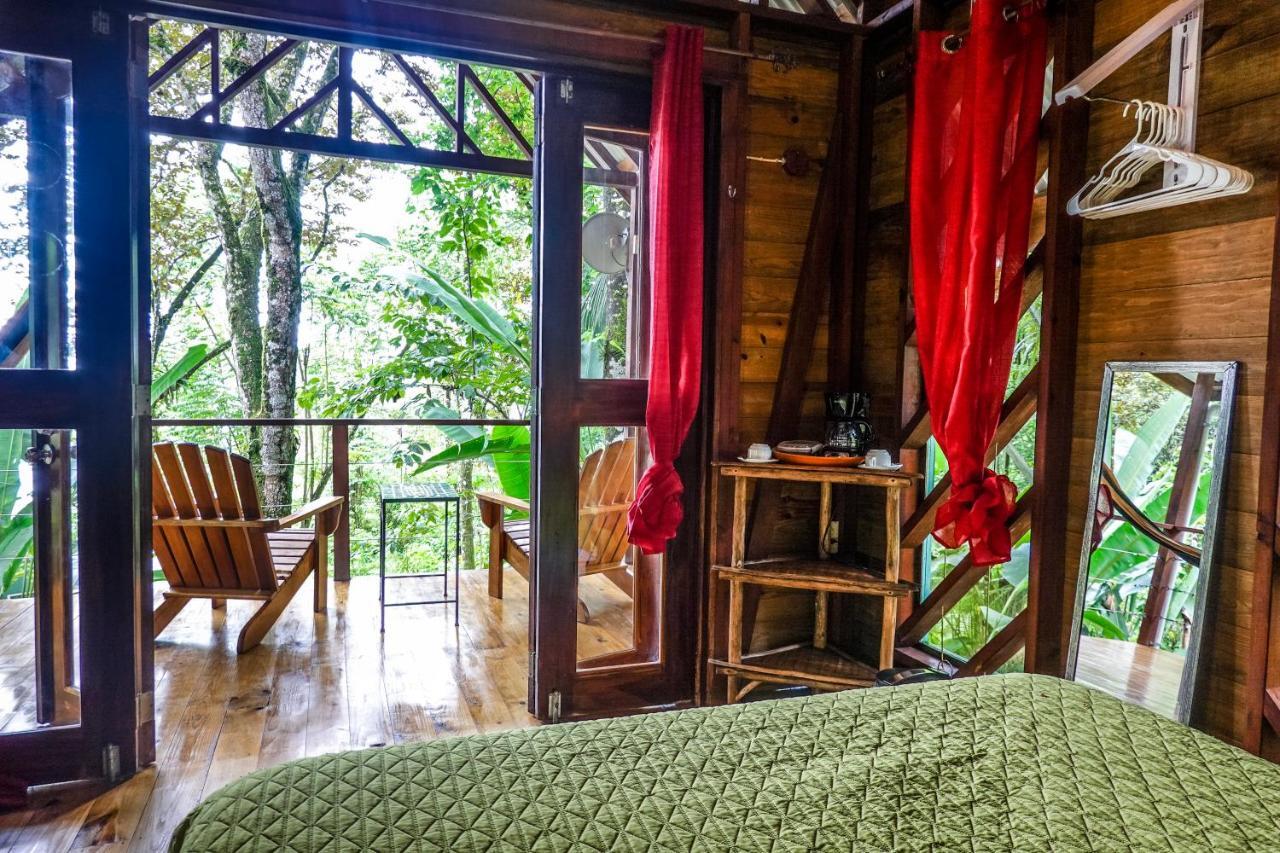 Surf Break At Paunch Bed & Breakfast Bocas del Toro Exterior photo